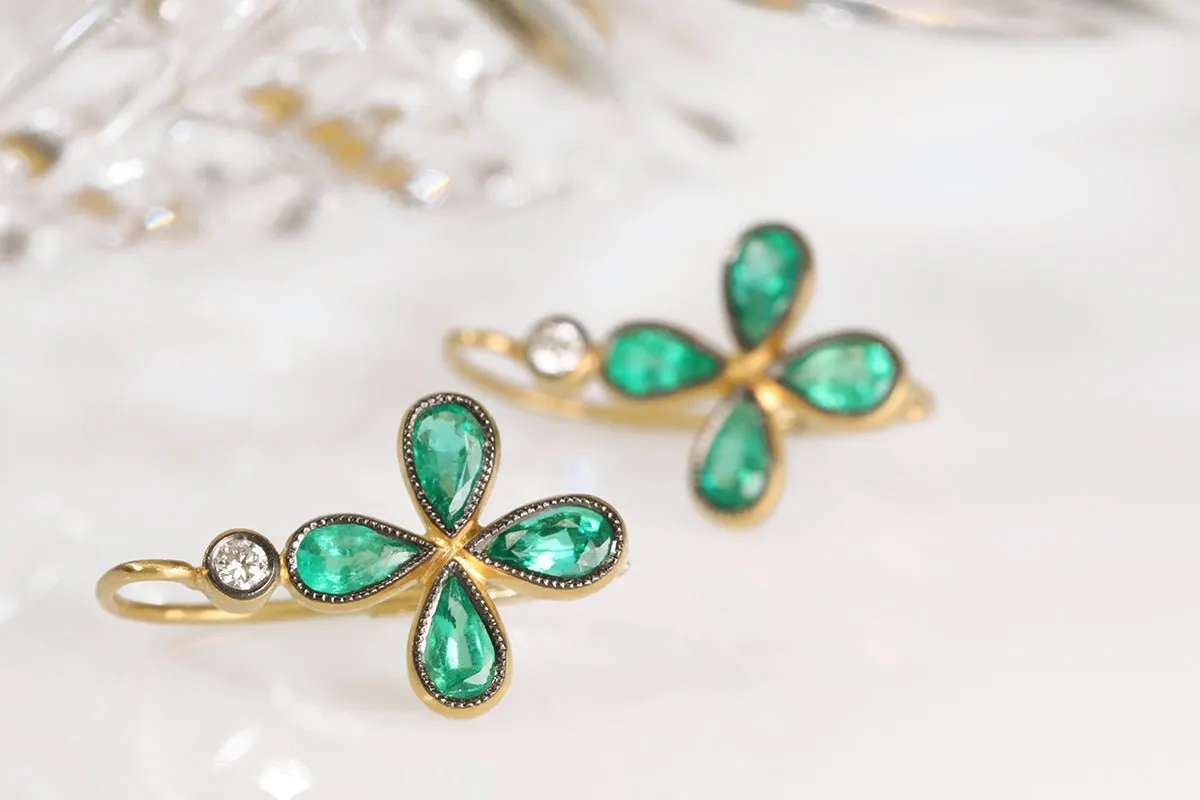 Blackened 22K Gold Bezel-Set Emerald Star Earrings with Diamond