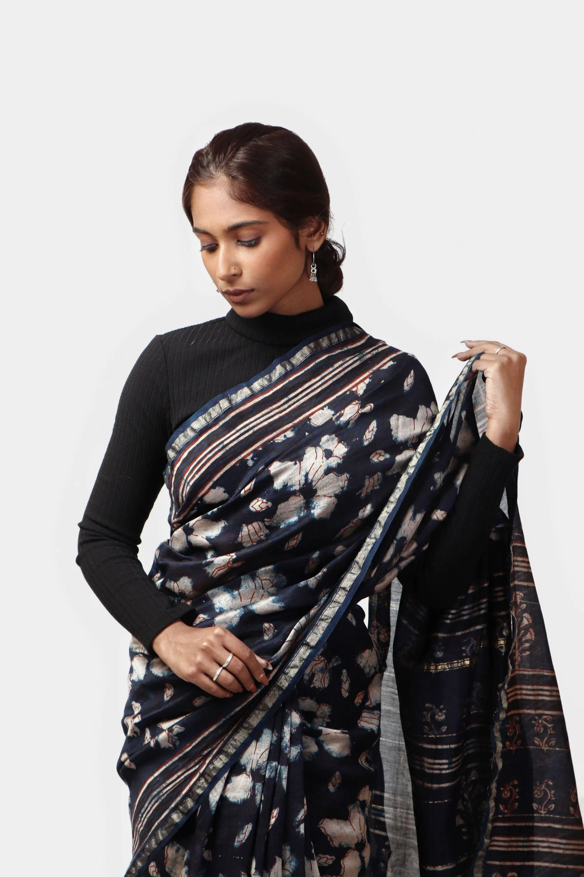 Kaisori Malhar - Dabu Pharad Leaf Indigo handblockprinted Silk Cotton saree