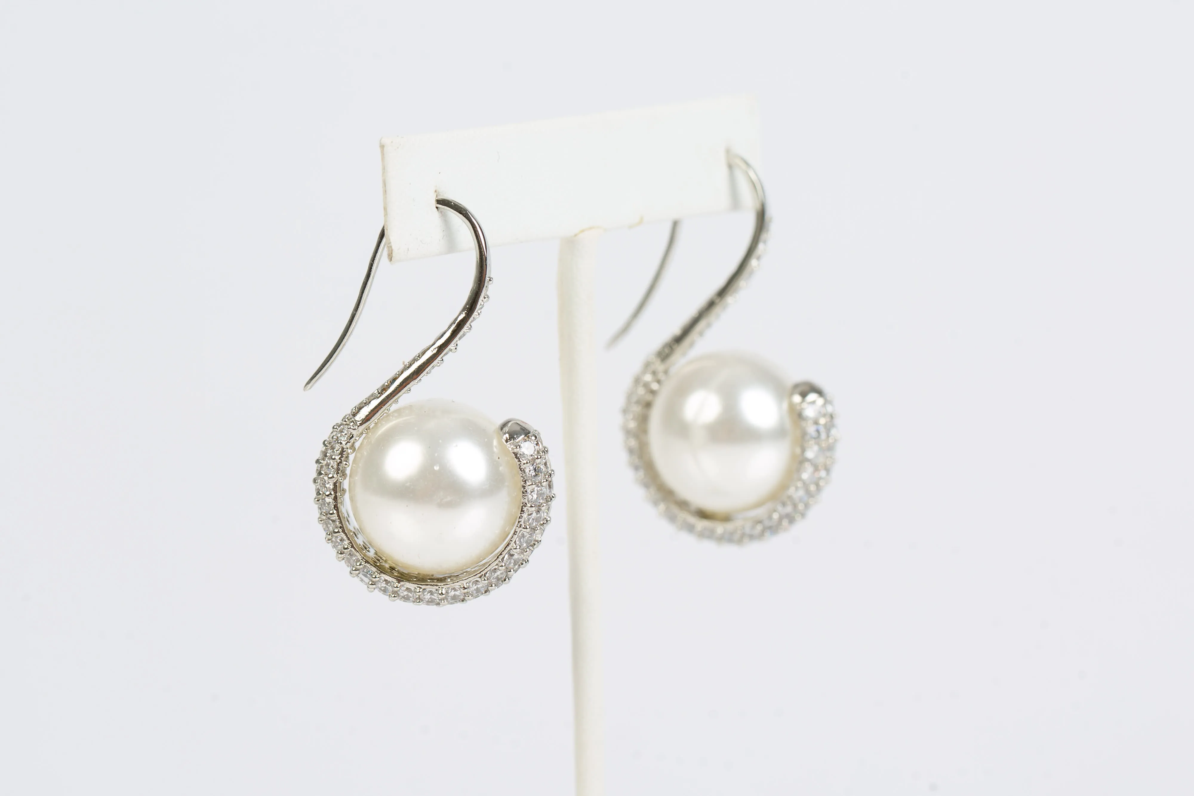 Leena Earrings