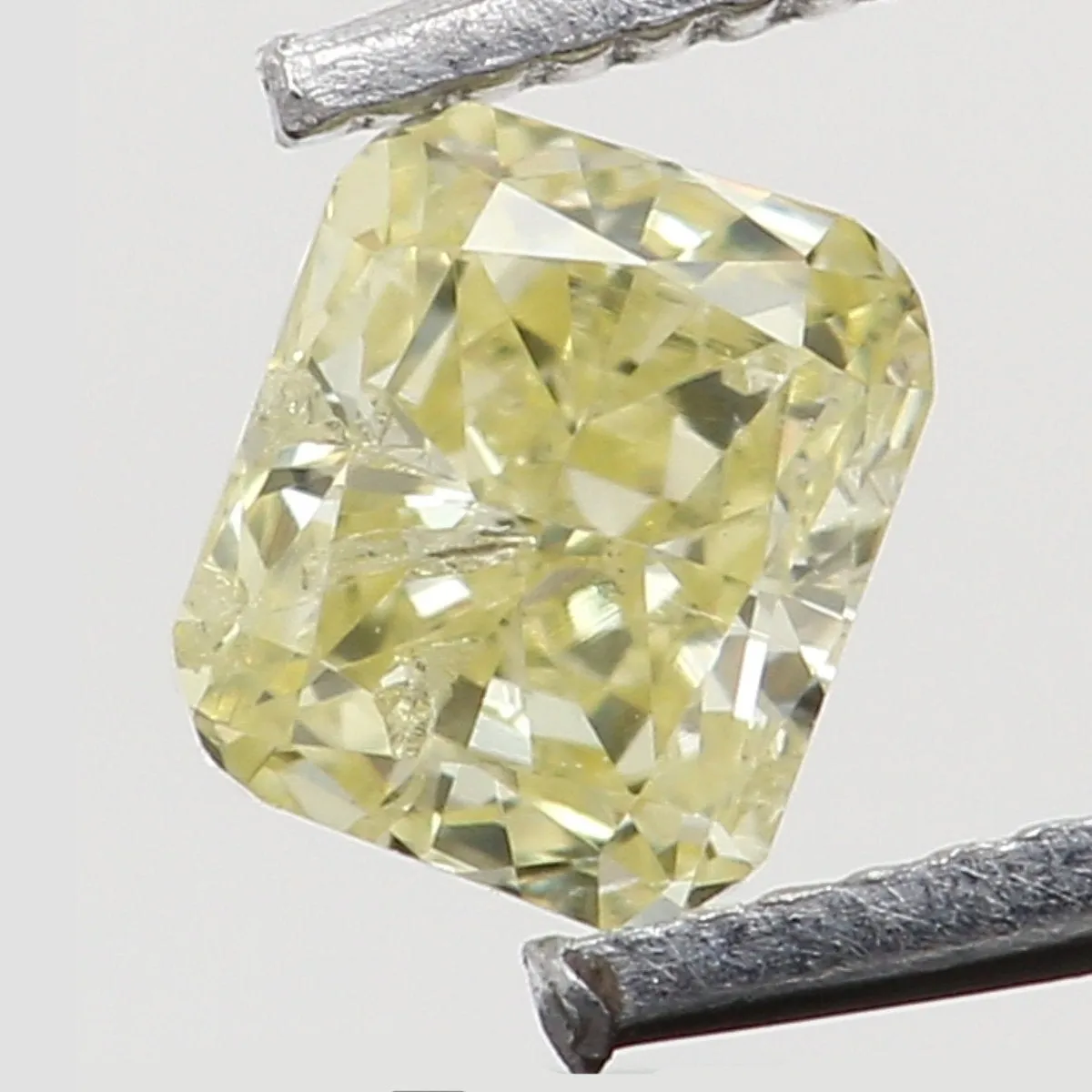 Natural Loose Diamond Cushion Yellow Color SI1 Clarity 3.00 MM 0.11 Ct L6532