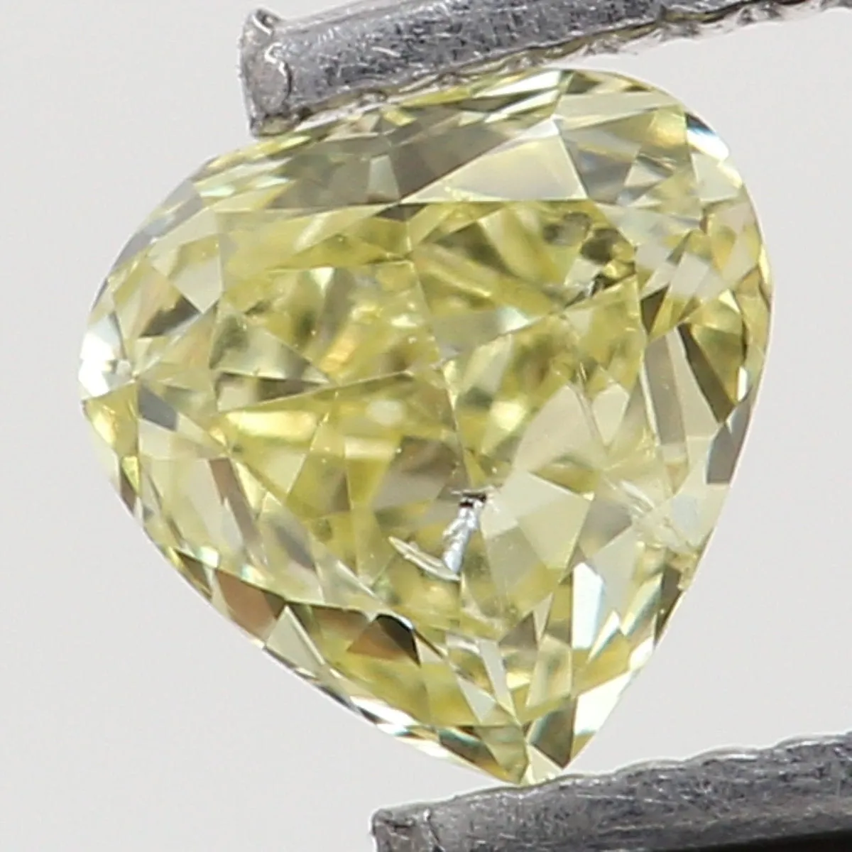 Natural Loose Diamond Heart Yellow Color SI1 Clarity 3.10 MM 0.11 Ct L6482